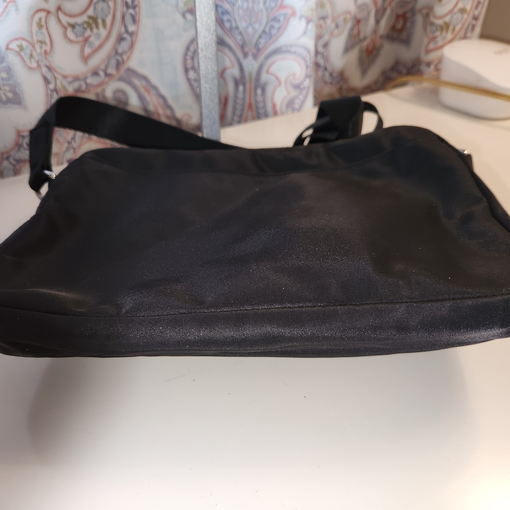 Lululemon Crossbody Bag - Picture 5 of 5
